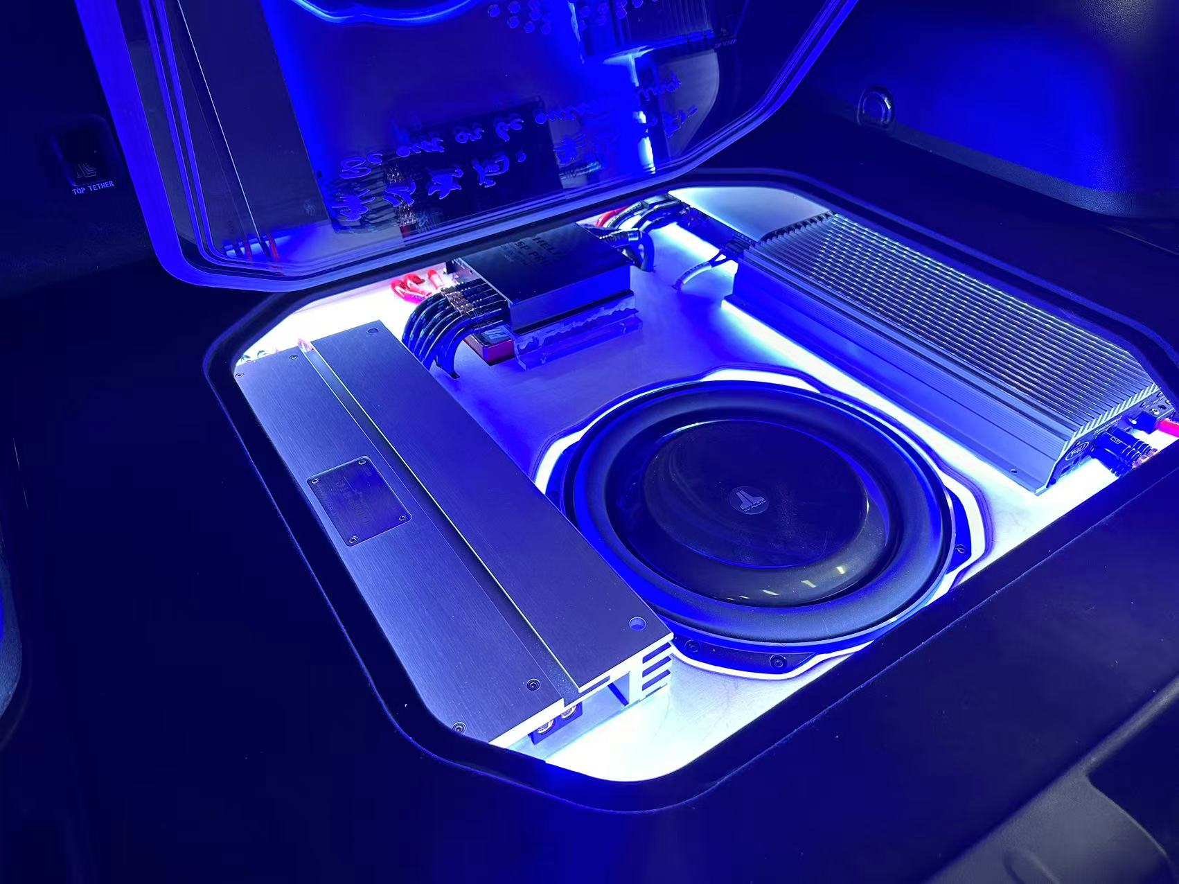 JL Audio后备箱工艺